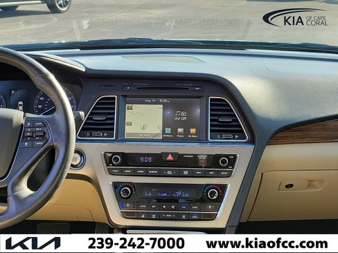 Used 2016 Hyundai Sonata Limited w/ Option Group 04 FWD image 18