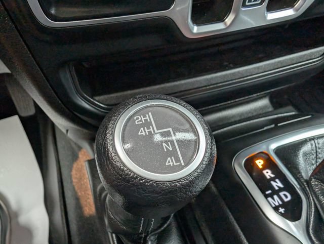Used 2024 Jeep Gladiator Sport w/ Dual Top Group AWD/4WD image 24