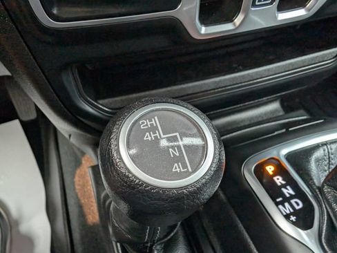 Used 2024 Jeep Gladiator Sport w/ Dual Top Group AWD/4WD image 24