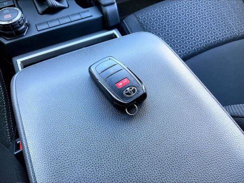 Used 2026 Toyota 4Runner SR5 AWD/4WD image 15