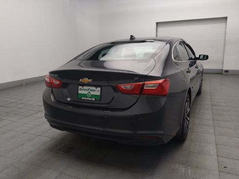 Used 2018 Chevrolet Malibu LT w/ Leather Package FWD image 9