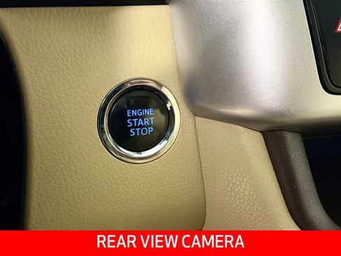 Used 2019 Toyota Highlander Limited AWD/4WD image 9