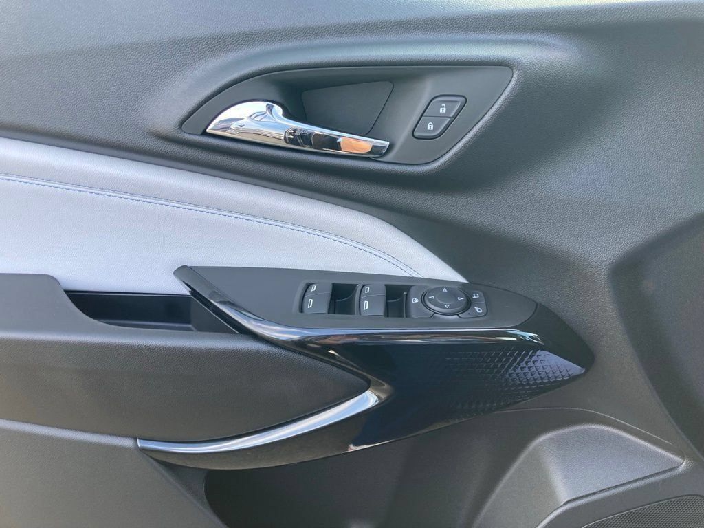 New 2026 Chevrolet Trax LT w/ LT Convenience Package FWD image 19