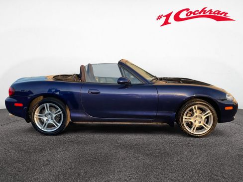 Used 2004 MAZDA MX-5 Miata w/ Convenience Pkg RWD image 21