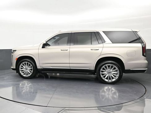 Certified 2022 Cadillac Escalade Premium Luxury RWD image 2