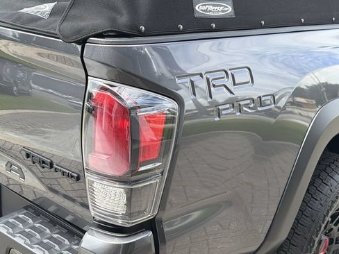 Used 2022 Toyota Tacoma TRD Pro AWD/4WD image 11