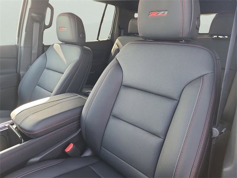 New 2026 Chevrolet Traverse Z71 image 25
