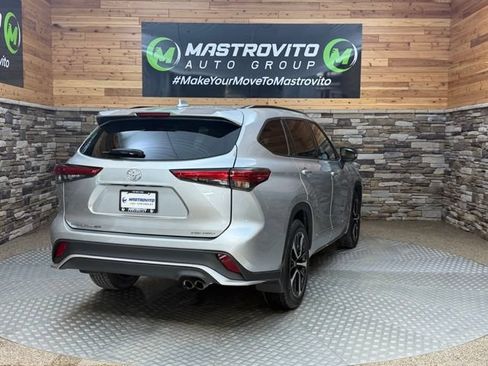 Used 2022 Toyota Highlander XSE AWD/4WD image 10