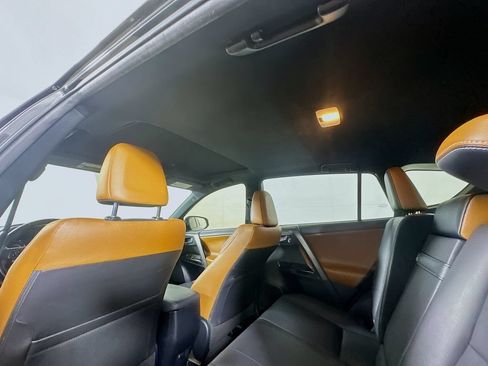 Used 2018 Toyota RAV4 SE AWD/4WD image 13