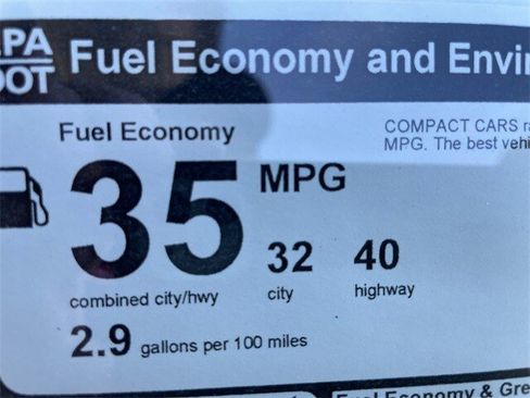 New 2025 Nissan Versa SR w/ Trunk Package image 23