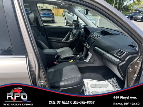 Used 2016 Subaru Forester 2.5i Touring AWD/4WD image 22