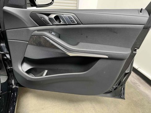 Used 2022 BMW X7 xDrive40i w/ Premium Package image 27