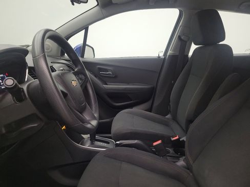 Used 2017 Chevrolet Trax LS image 17