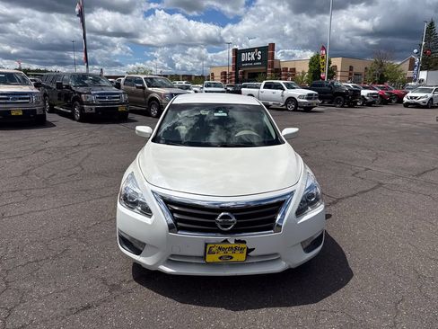 Used 2013 Nissan Altima 2.5 SV FWD image 3