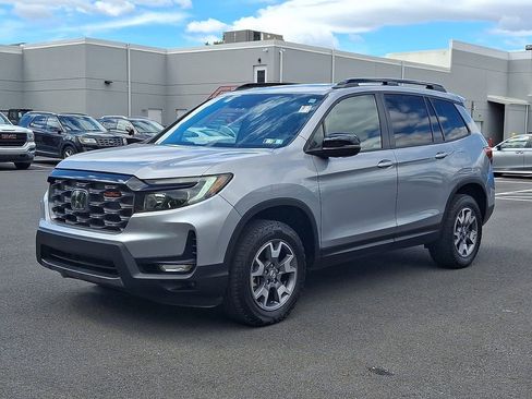 Used 2023 Honda Passport TrailSport image 3