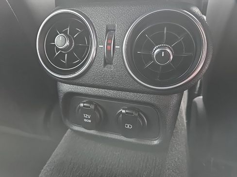 Used 2020 Kia Stinger GT2 image 81