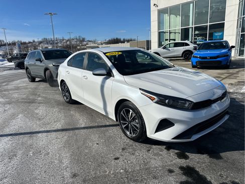 Used 2024 Kia Forte LXS image 2