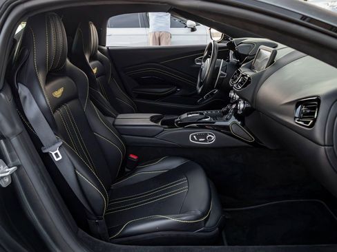 Used 2023 Aston Martin V8 Vantage Roadster image 22