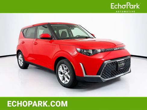 Used 2025 Kia Soul LX w/ LX Technology Package FWD image 1