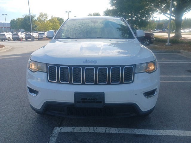 Used 2018 Jeep Grand Cherokee Laredo AWD/4WD image 3