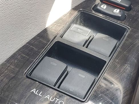 Used 2014 Toyota Venza LE image 33