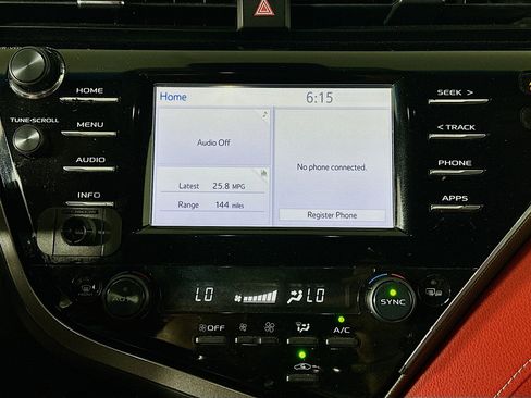 Used 2018 Toyota Camry XSE FWD image 21