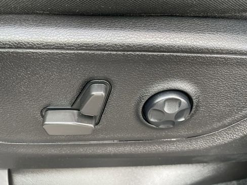 Used 2021 RAM 1500 Big Horn AWD/4WD image 12