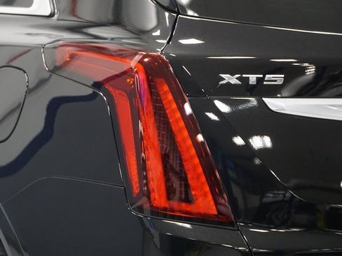 Certified 2023 Cadillac XT5 Premium Luxury image 4