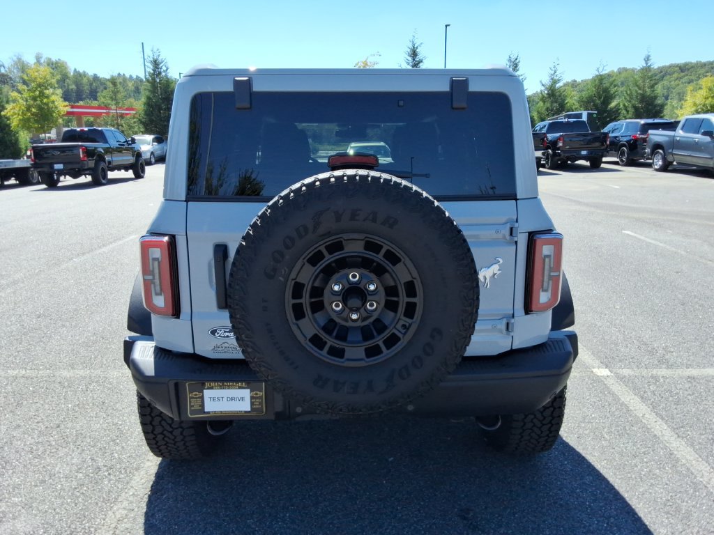Used 2026 Ford Bronco Badlands w/ Sasquatch Package AWD/4WD image 6