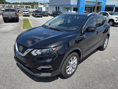 Used 2022 Nissan Rogue Sport SV w/ Technology Package FWD image 2