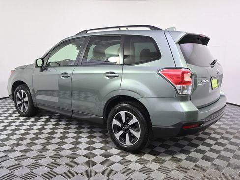 Used 2018 Subaru Forester 2.5i Premium AWD/4WD image 3