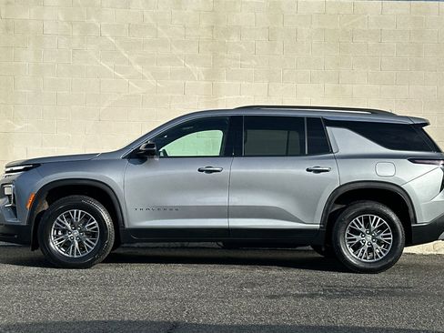 Certified 2024 Chevrolet Traverse LT image 7