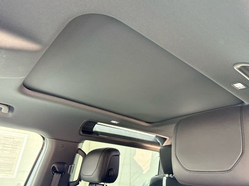 Certified 2024 Land Rover Defender 90 X-Dynamic SE image 12