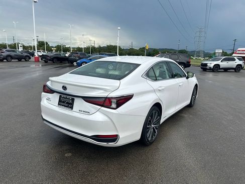 Used 2022 Lexus ES 300h w/ Premium Package FWD image 7