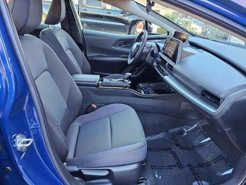 Used 2023 Toyota Prius LE image 32