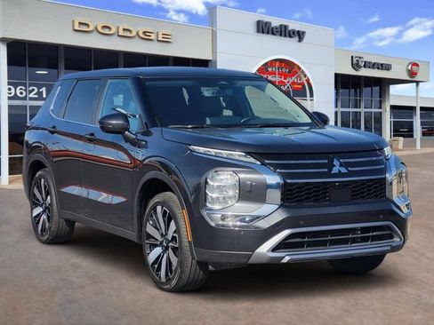 Used 2025 Mitsubishi Outlander AWD image 6