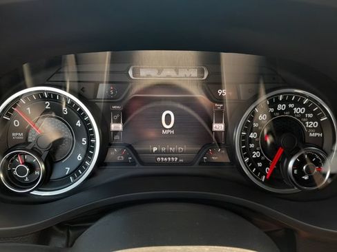 Used 2022 RAM 1500 Big Horn AWD/4WD image 12