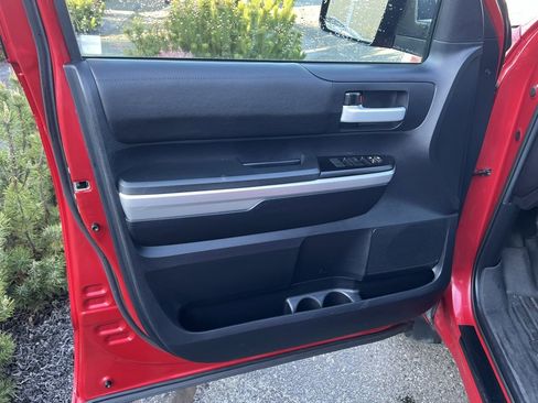 Used 2016 Toyota Tundra SR5 image 8