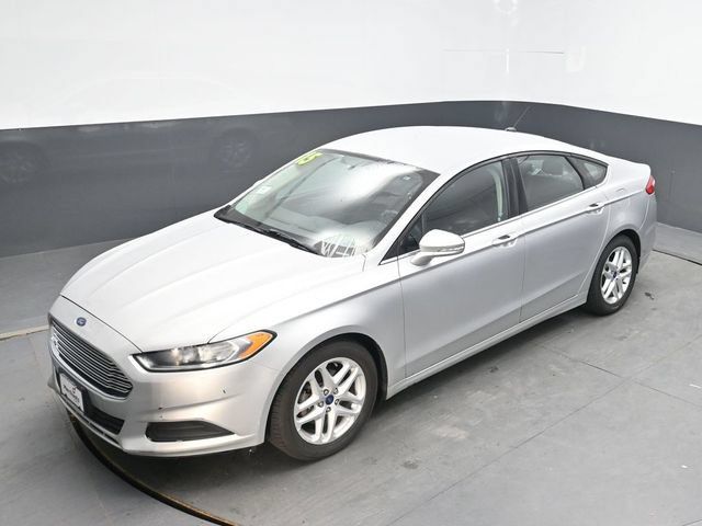Used 2015 Ford Fusion SE FWD image 24
