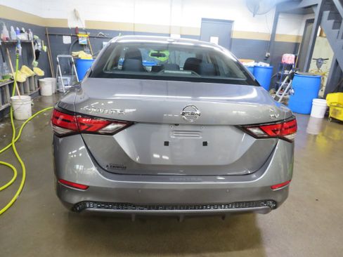 Used 2021 Nissan Sentra SV image 5