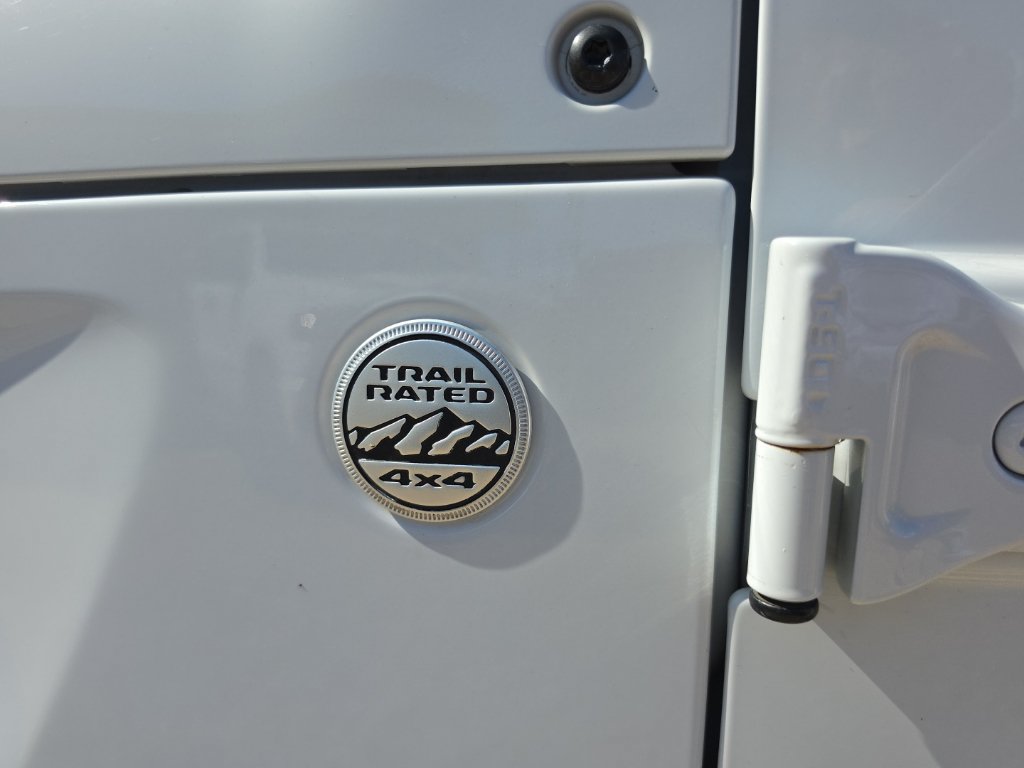 Used 2021 Jeep Wrangler Unlimited Sahara AWD/4WD image 21