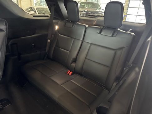 New 2026 Ford Explorer ST-Line w/ ST-Line Street Pack image 11