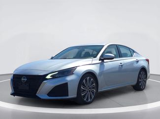 Used 2023 Nissan Altima 2.5 SL FWD video 2