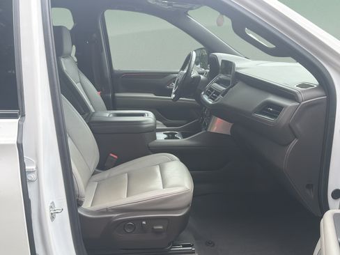 Used 2024 Chevrolet Suburban Z71 AWD/4WD image 9