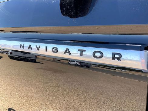 New 2026 Lincoln Navigator Reserve AWD/4WD image 15