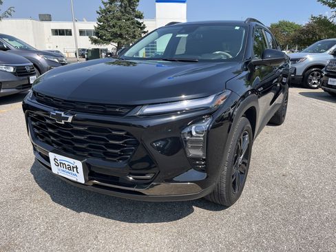 Used 2025 Chevrolet Trax ACTIV w/ Driver Confidence Package FWD image 2