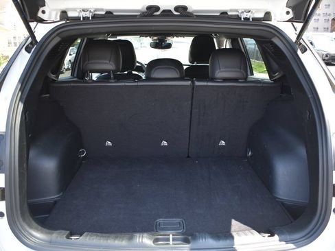 Used 2025 Jeep Compass Trailhawk AWD/4WD image 32