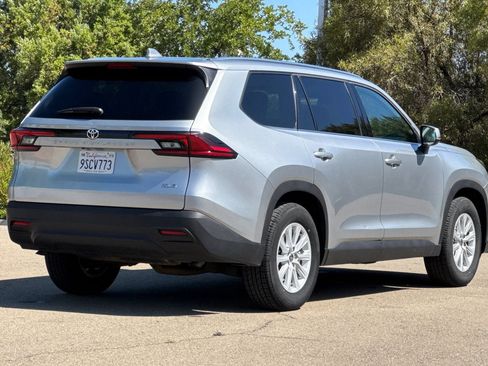 Certified 2025 Toyota Grand Highlander FWD image 4