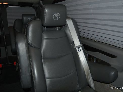 Used 2020 GMC Savana 2500 Extended w/ Enhanced Convenience Package RWD image 36