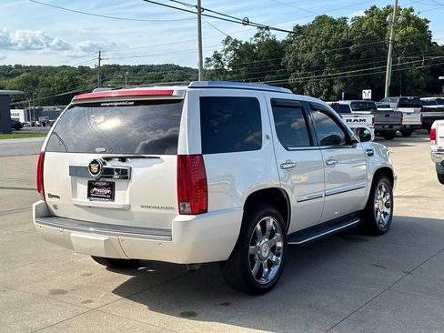 Used 2011 Cadillac Escalade 4WD Hybrid image 5
